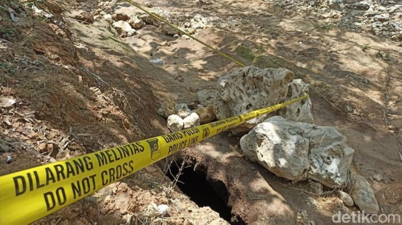 Penduduk jumpa lubang misteri sedut air sungai - Kosmo Digital Lubang misterius muncul di Bangun Purba Jalan Simpang Dolok