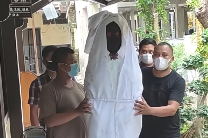 Sosok pocong di kebun Paya Geli Jalan Cempaka bikin warga trauma